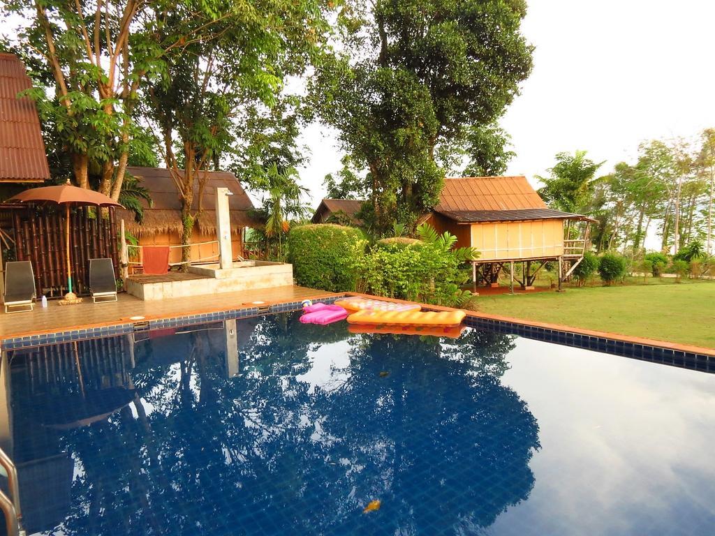 Bamboo Hideaway Resort Mak-sziget Kültér fotó