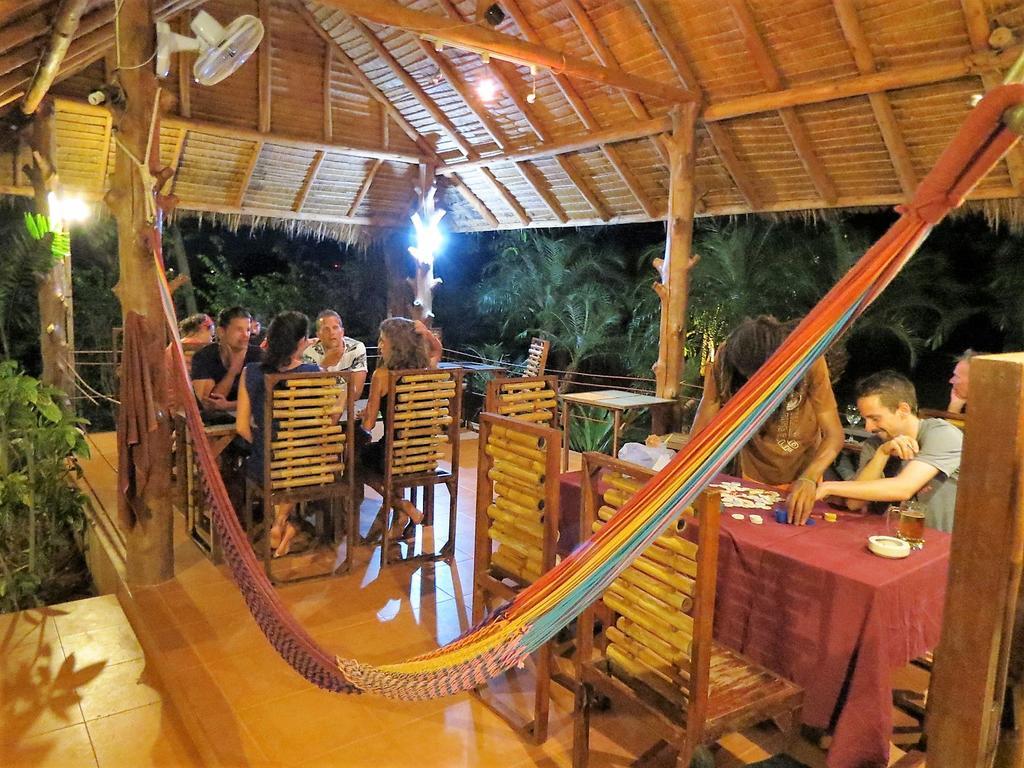 Bamboo Hideaway Resort Mak-sziget Kültér fotó